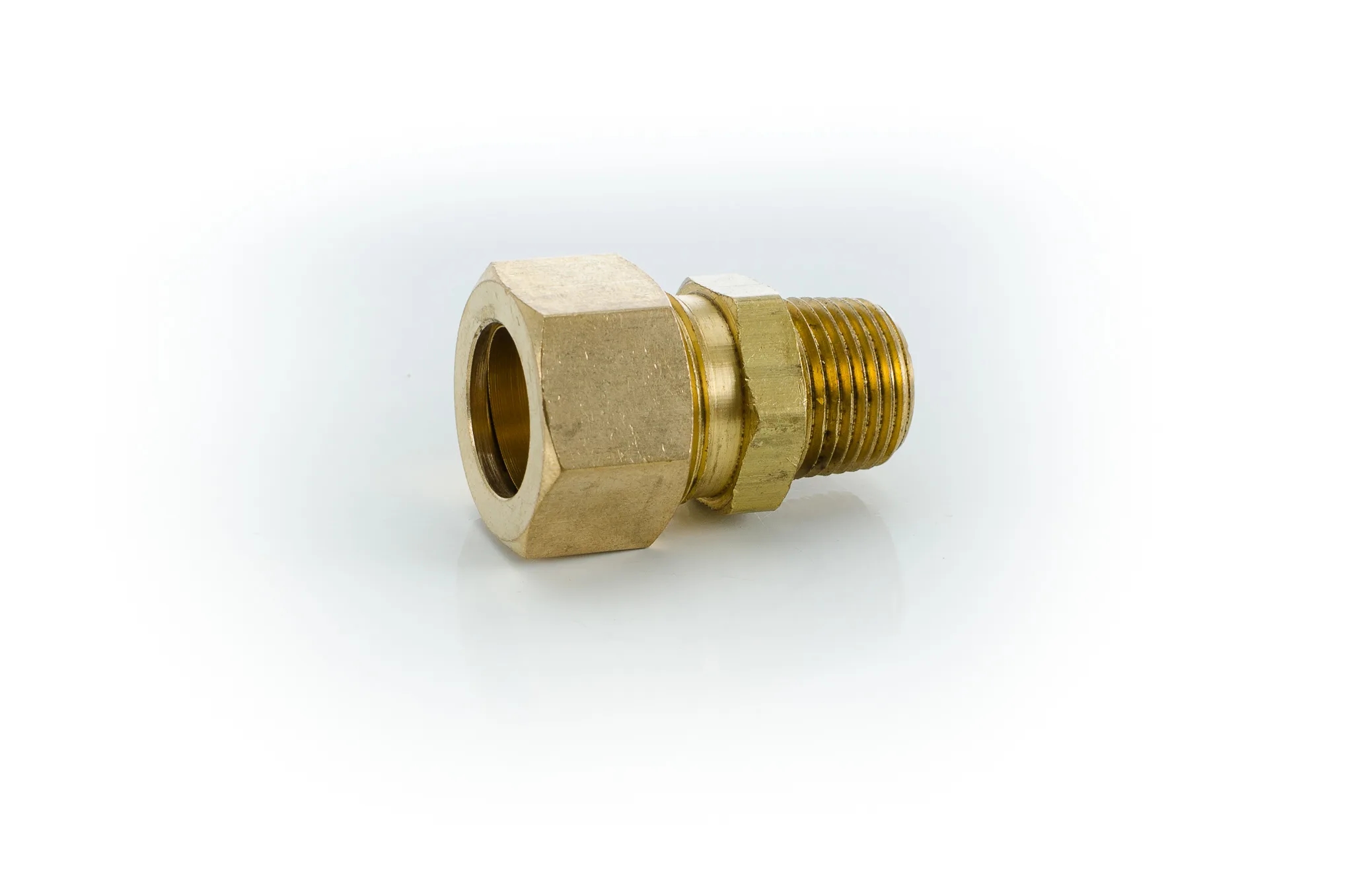 5/8" COMP X 3/8" MIP Coupling